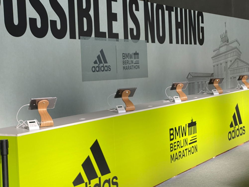 Sumup mit iPads auf dem Berlin Marathon - Dank der Technikmiete von fonlos neo Sumup mit iPads auf dem Berlin Marathon - Dank der Technikmiete von fonlos neo